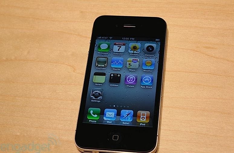 iPhone 4S price and specifications Rs. 41,000