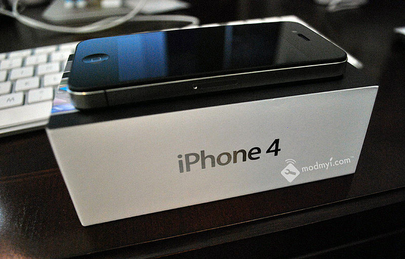 iphone-4-16gb-factory-unlocked-used-5-rs33000-lahore.jpg
