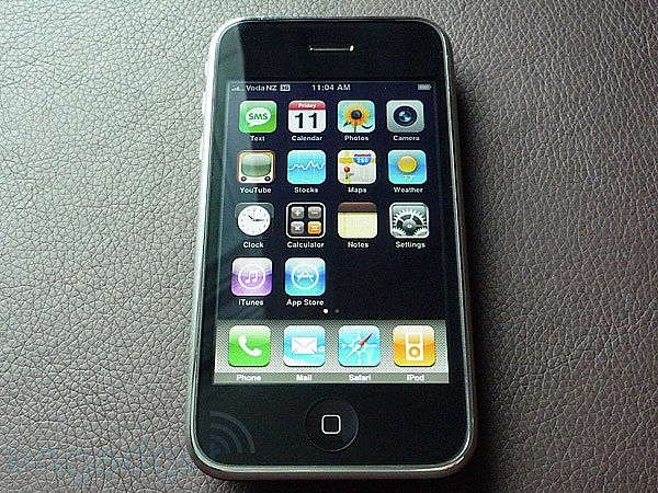 iPhone 3G (16GB) price and specifications Rs. 14,000