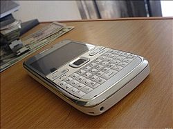 Nokia E72